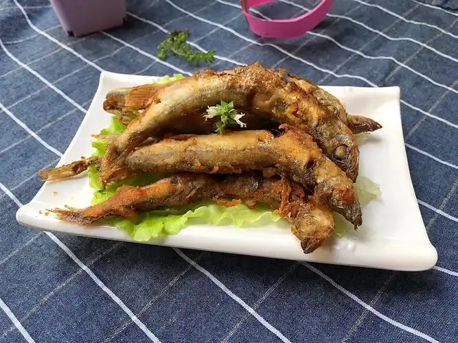 炸多春鱼怎么做_炸多春鱼的做法_大狮小厨_豆果美食