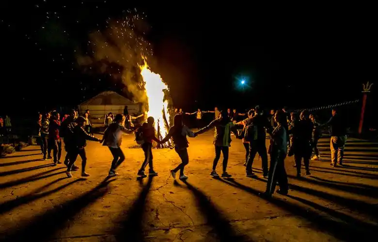 篝火晚会