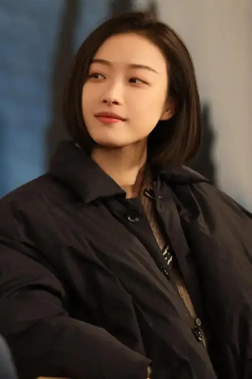 倪妮短发发型图片(倪妮两套服装造型释出) - 赤虎壹号