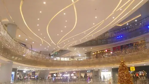 晚上的深圳龙岗中心城万科广场实拍,带你们去逛逛啦