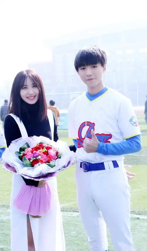 王俊凯20161207我们的少年时代拍摄演员合影