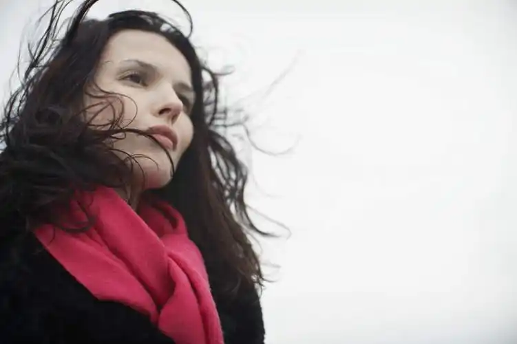 西方人,脸,头,脸颊,头发,一个人,横图,室外,特写,白天,仰视,欧洲,欧洲