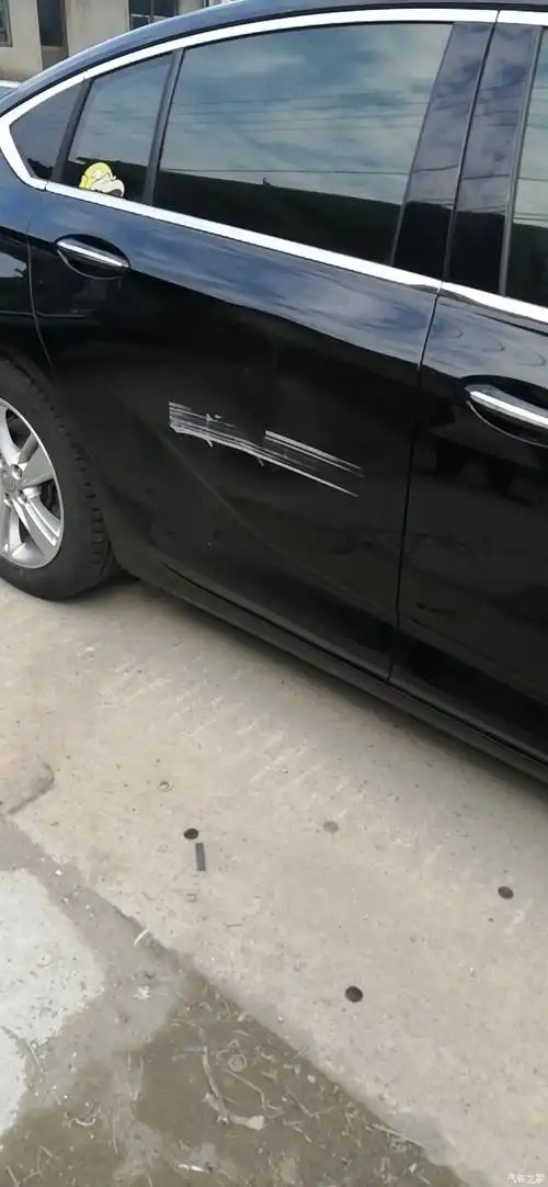 车门剐蹭喷漆问题