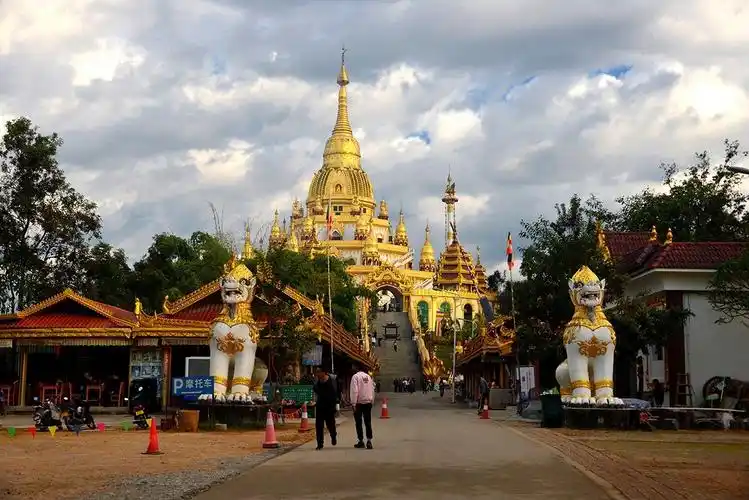 勐焕大金塔云南芒市