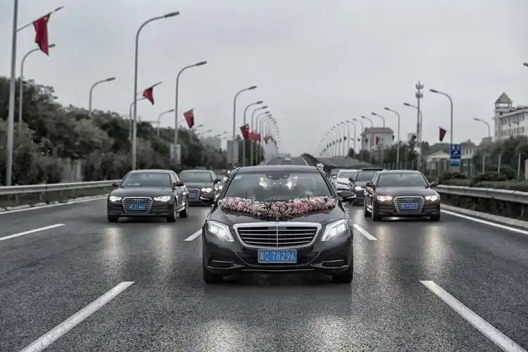 婚礼车队!