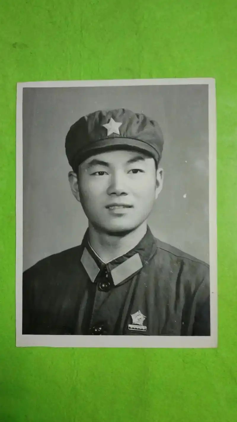 我的从军老照片收藏:  成长  当兵五年 完成了服兵役义务  - 抖音