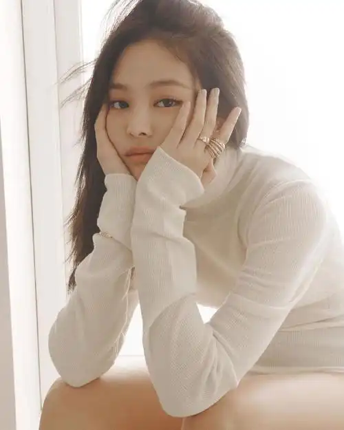 jennie solo