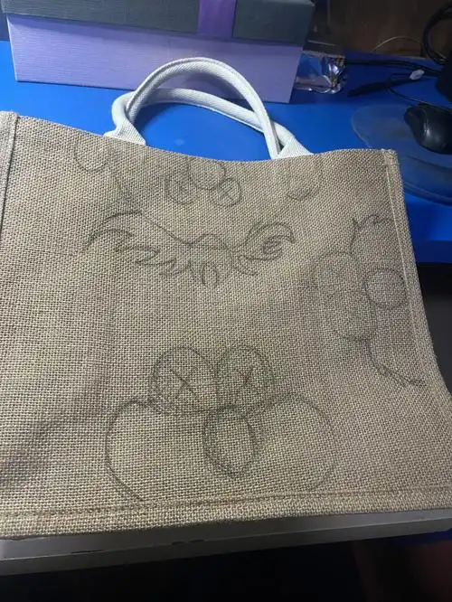 画麻布袋上瘾了一口气画了好几个