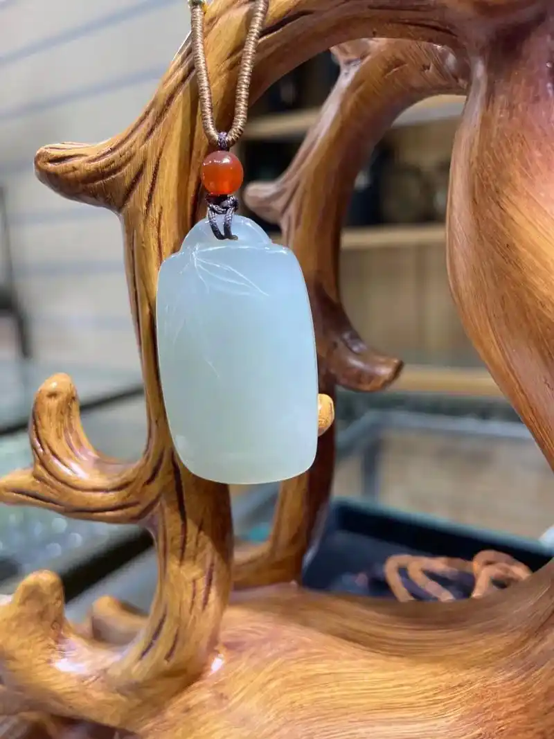 和田山料清水料雕刻!竹节牌头的平安无事牌!料子细腻干净!雕刻 - 抖音