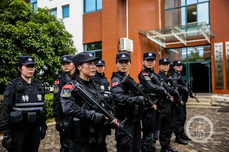 直击全国第一支女特警大队:铿锵玫瑰平均26岁,抓了100多穷凶极恶歹徒