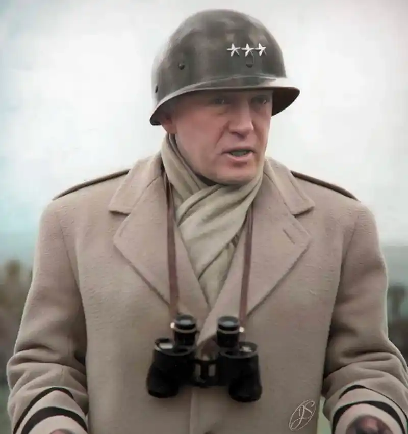 如果要问谁是二战期间最爱穿衣服的军官,恐怕没人能比得上巴顿将军,他