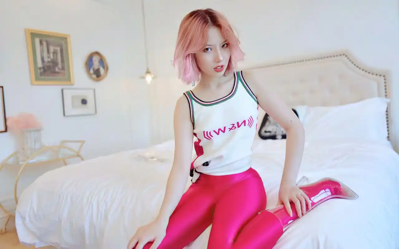 模特私拍:低调性感包身长裤,挡不住的风情万种,气质不凡惹眼!