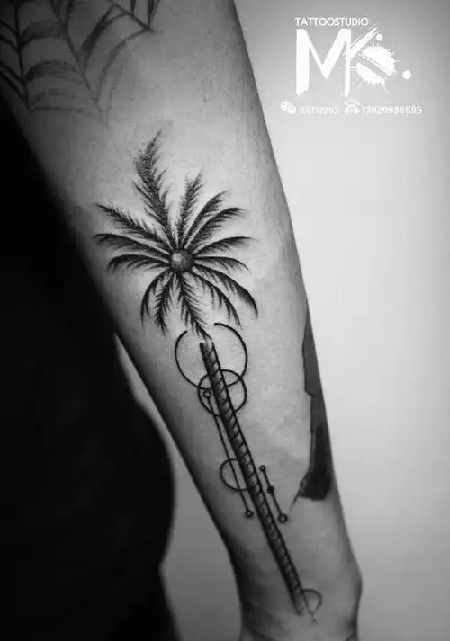 椰子树tag标签:纹身师:王海峰纹身店:美刻刺青点刺兔女郎tag标签:纹身