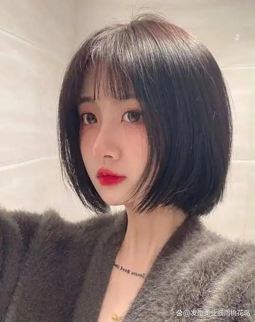 圆脸短发初夏剪起来