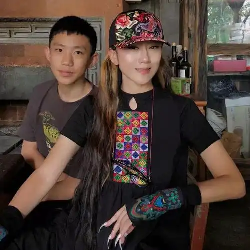 杨丽萍30年不吃米饭离婚21年前夫刘淳晴的选择令人泪目