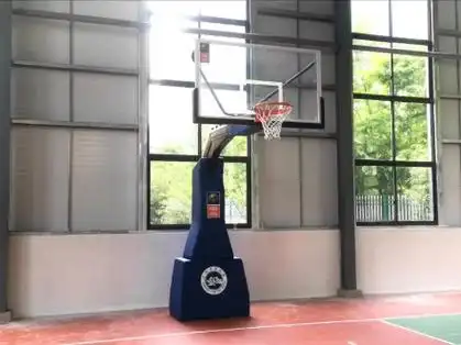 强盟炮篮球架安装完成了
