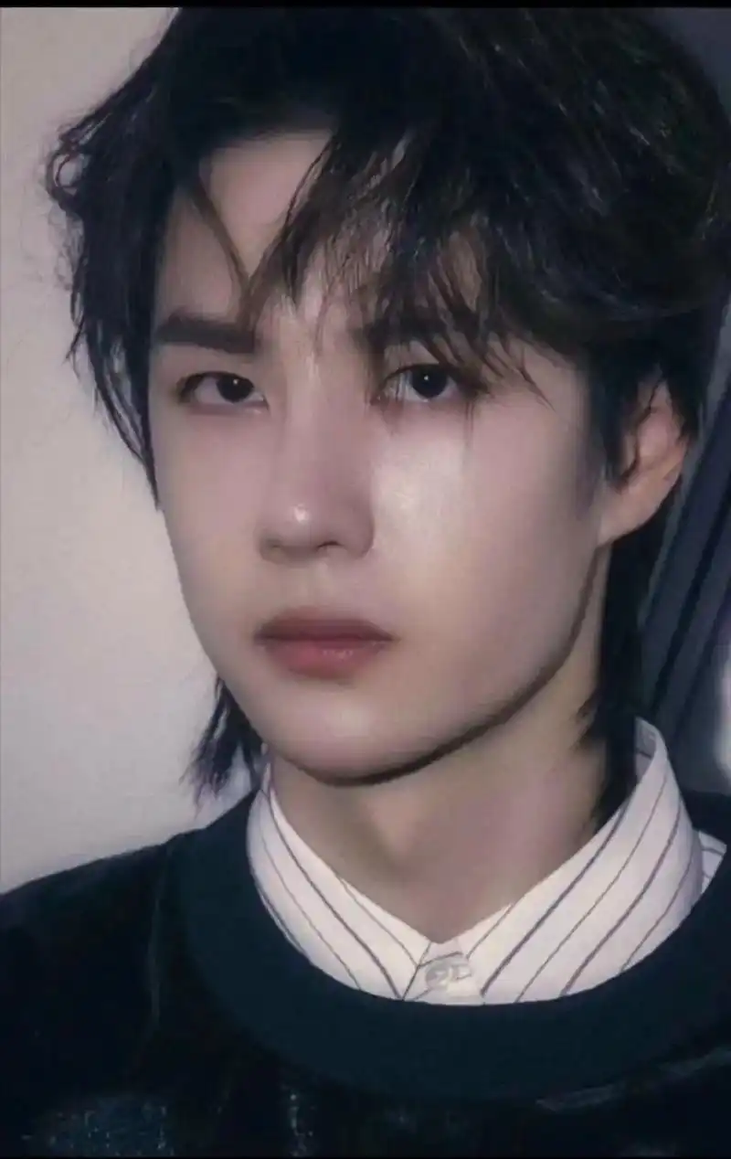 这是什么神仙颜值98#一眼沦陷 #小说男主脸 #完美侧颜杀  - 抖音