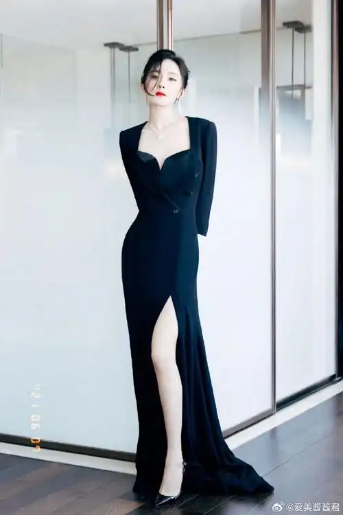 杨幂#杨幂的身材比例好绝啊骨子里的优雅