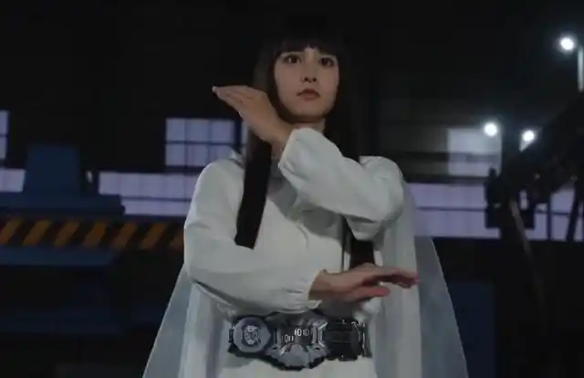 粉丝自制假面骑士月读变身骑士形象 保留黑长直还有白色披肩