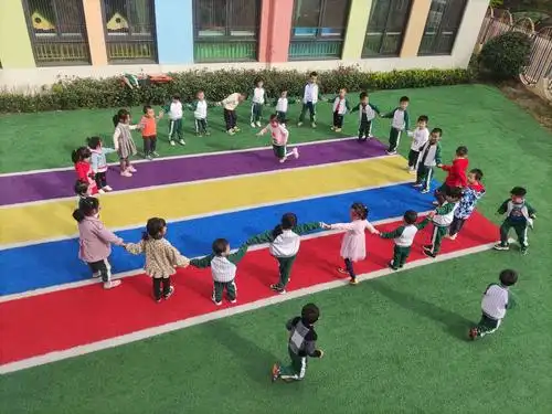 丰富多彩的户外活动——信合龙江幼儿园米奇小班