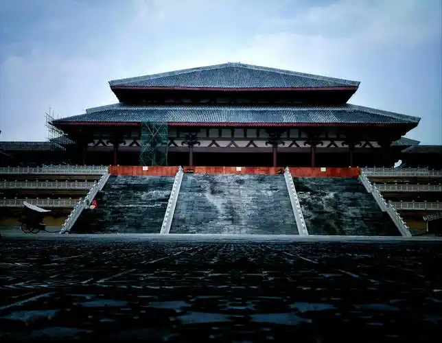 都匀秦汉影现城主殿