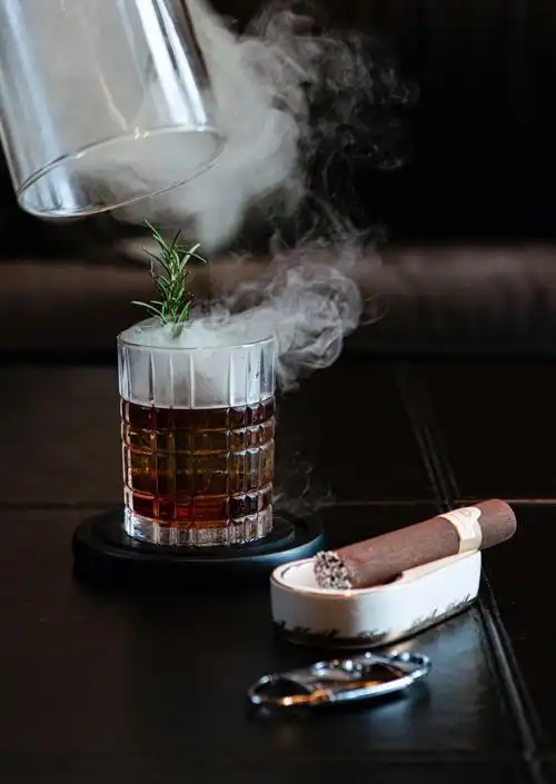 教父鸡尾酒及雪茄巧克力品鉴#父亲节#parkhyattsanya#luxuryis