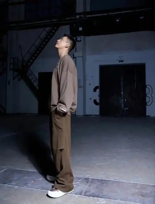 陈伟霆第一批入夏的男艺人##陈伟霆提前入夏穿搭