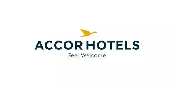 在雅高与华住战略合作,并且收购费尔蒙莱福士酒店集团的大环境下,朱