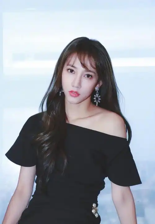 女神弦子第3681期潮流美图分享