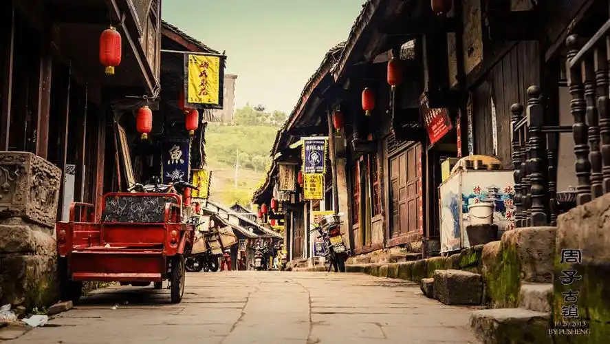 川东嘉陵江畔的小众古镇寻找最后的集市码头不收门票