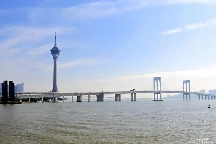 珠澳海湾游一睹世界上最长的跨海大桥