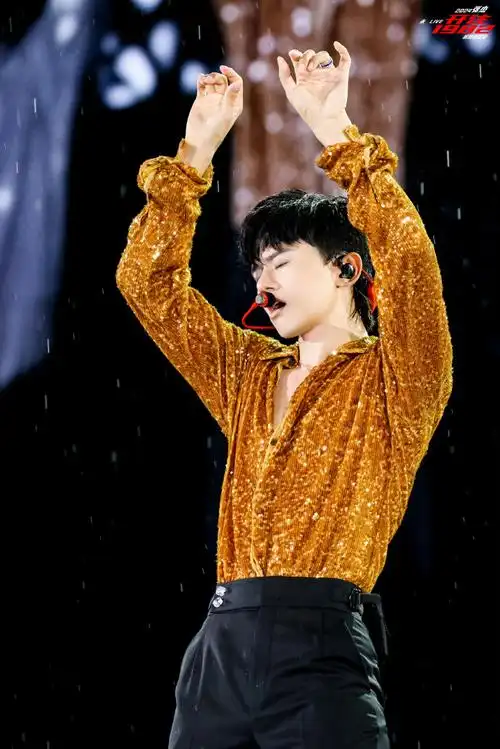 张杰未live开往1982巡回演唱会##张杰和跳跳俏俏在鸟巢同台唱歌