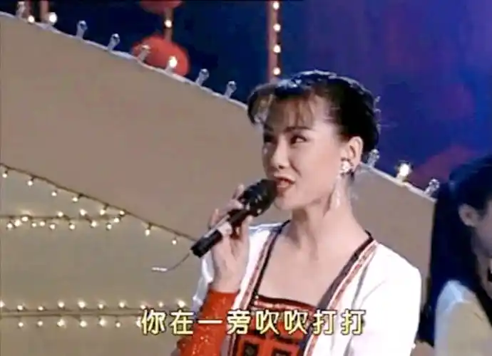 红极一时的思浓思雨:母亲是盲人歌唱家,兄妹俩远走美国现状如何