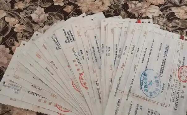 医院门诊流量大,每天需要签署大量疾病诊断证明书,用药明细,检查结果