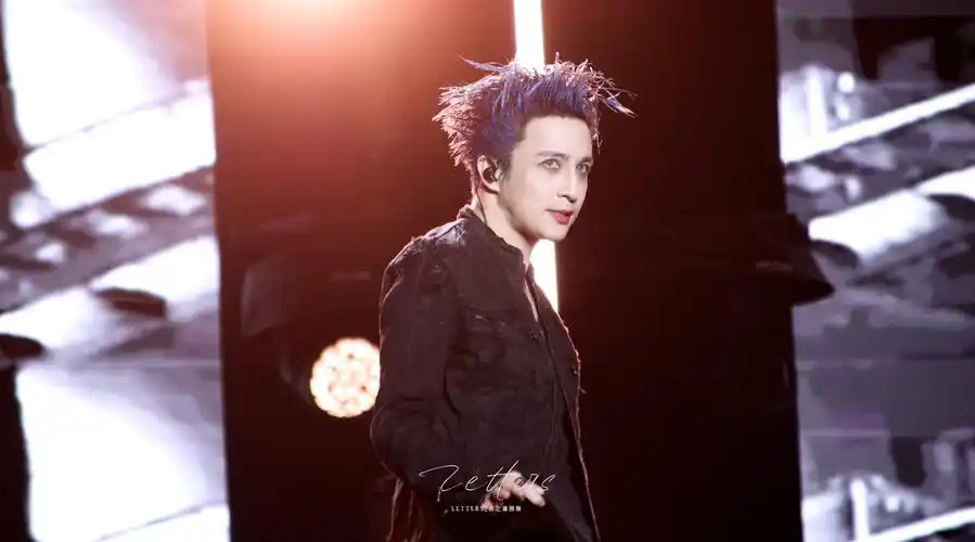 摩天大楼 完整版20231029 泰州三河湾音乐节#薛之谦音乐节#@薛之谦