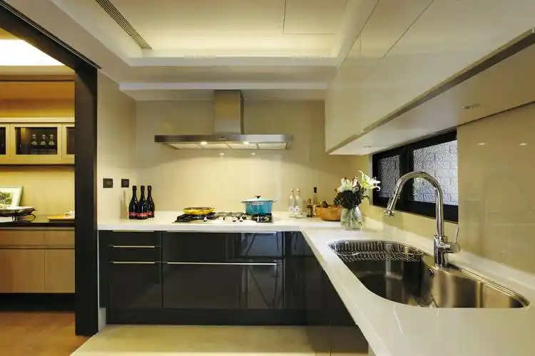 现代简约风厨房l型橱柜效果图