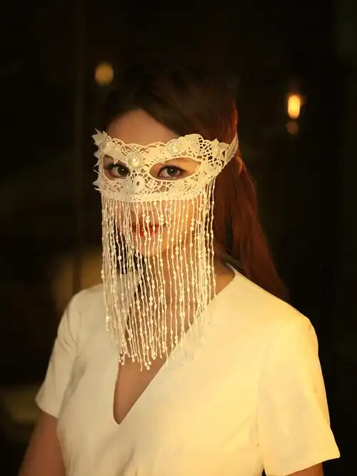 羽毛蕾丝假面舞会派对聚会面具蒙面半脸流苏白色唯美主播造型配饰