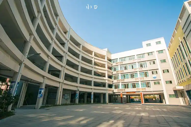 珠海市第十一中学掠影
