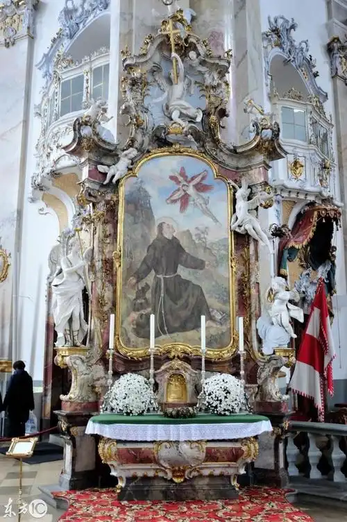 领略德国神秘的十四圣徒朝圣教堂,布置新奇,图案艳丽,金碧辉煌