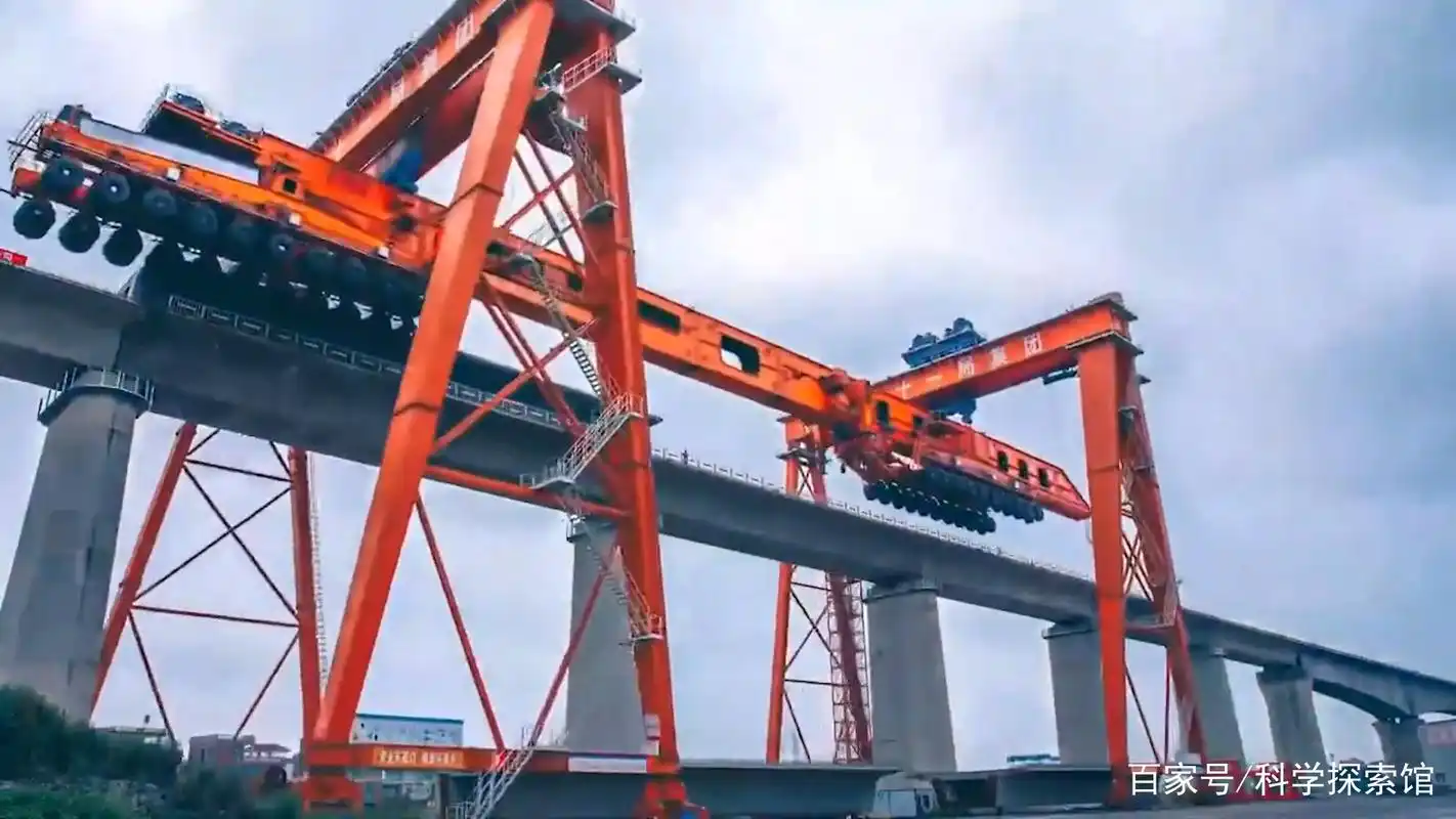 世界首台千吨级,88个轮子的昆仑号架桥机,中国制造又创新纪录