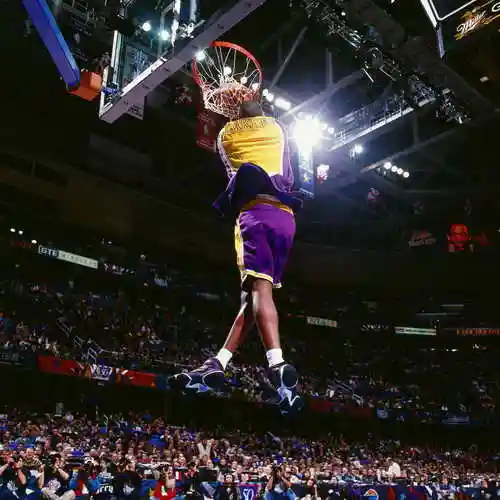 组图:科比1997年扣篮大赛回顾 14年后神迹重现