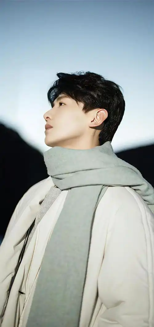 240201 粉丝狂欢!白敬亭最新图像,尽显温柔魅力