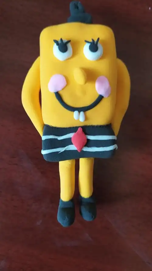 用橡皮泥捏的海绵宝宝(电眼辣妹)