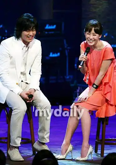 金正恩李瑞镇当选韩国演艺圈最浪漫情侣附图