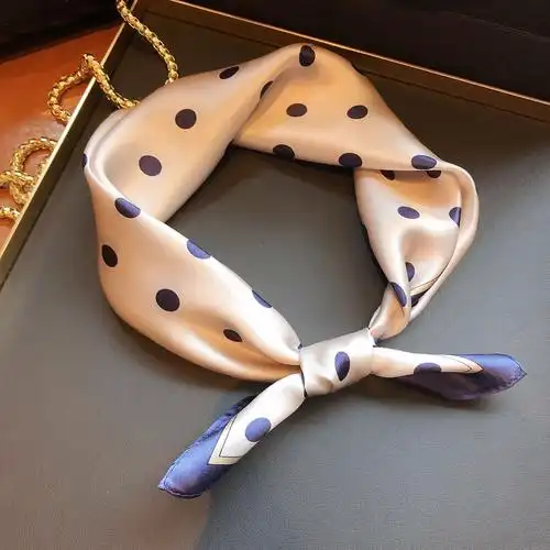 白色波点真丝小方方巾春季外搭桑蚕蚕丝丝巾围巾