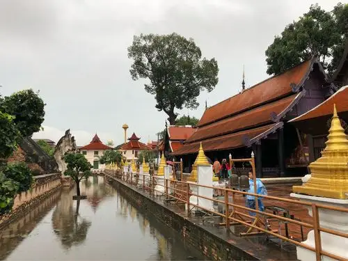 雨中漫步清迈古城