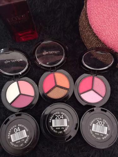 便携小盒 3色哑光 桃花眼裸妆眼影 带镜带眼影刷 持久妆效眼影