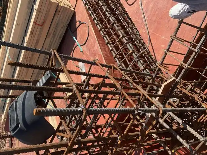 梁上钢筋未弯锚