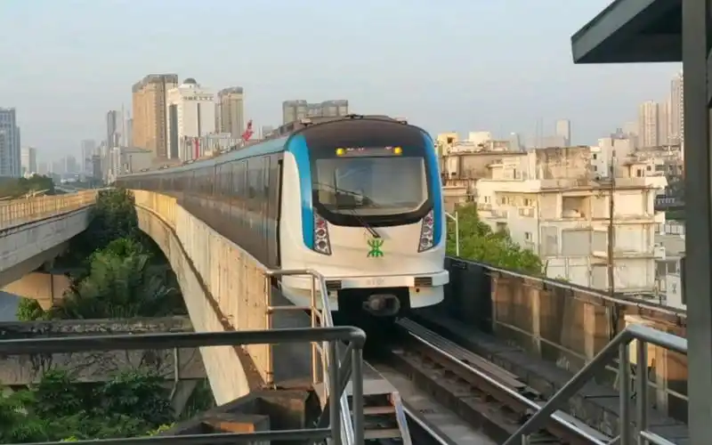 【深圳地铁】三号线正宗rotem列车折返进双龙站