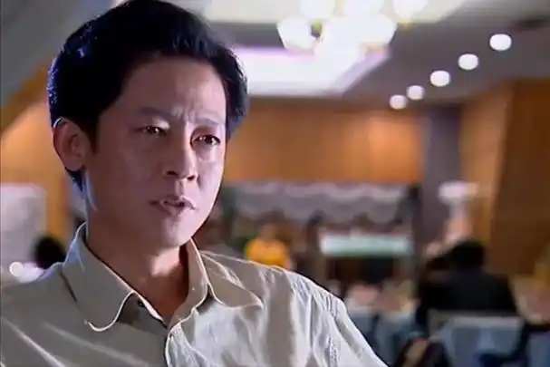 然而在赵宝刚导演的电视剧《皇城根儿》中,王志文凭借精湛的演技脱颖